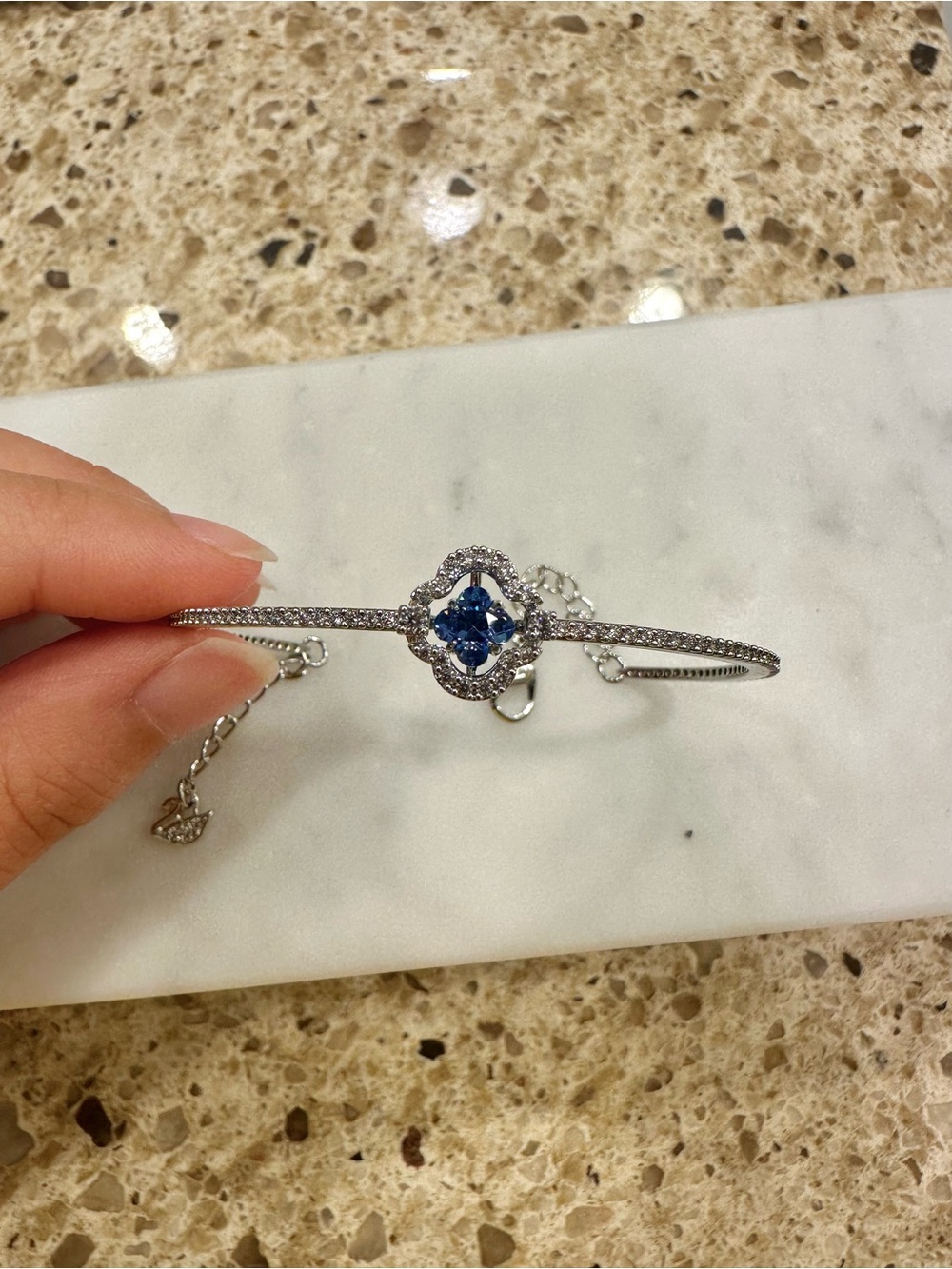 Swarovski una clover bangle